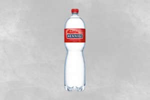 Mineralwasser mit Kohlensäure 1,5l's logo